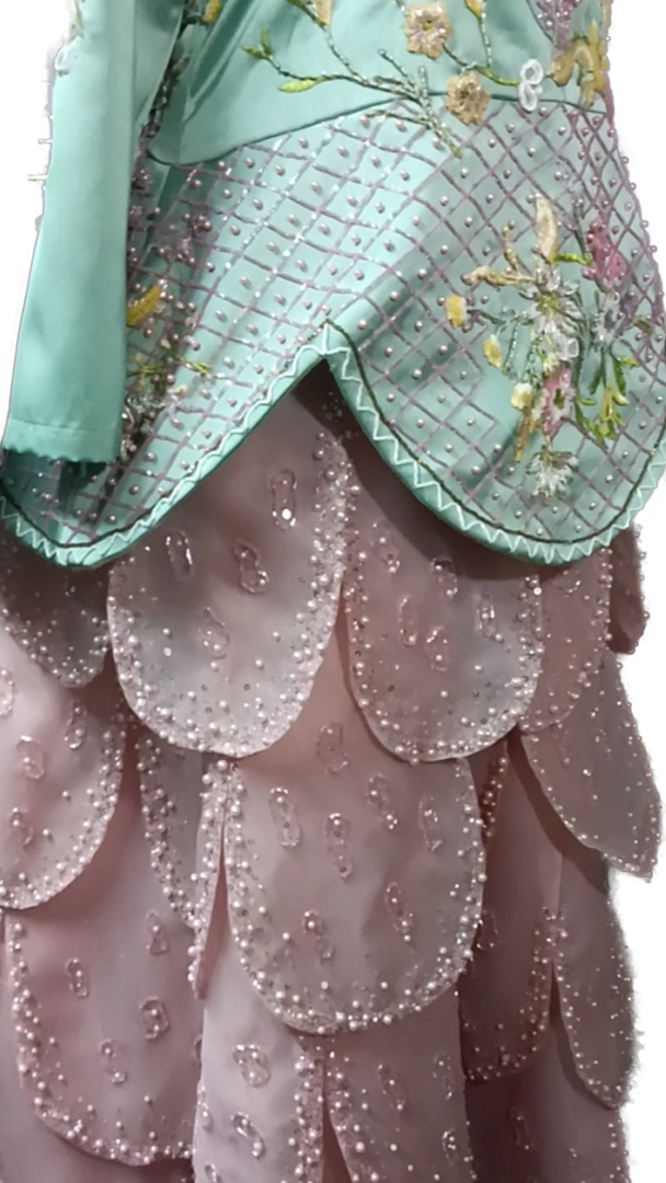 Traditional Kebaya ebroidery side